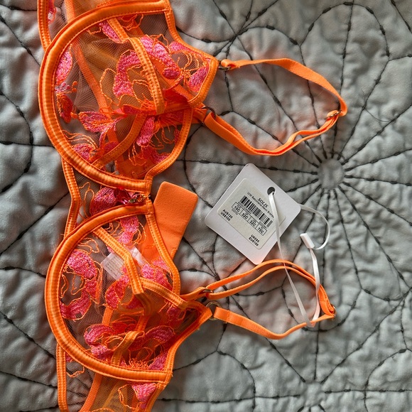 SOLIS
NEON ORANGE BRA - Picture 10 of 14